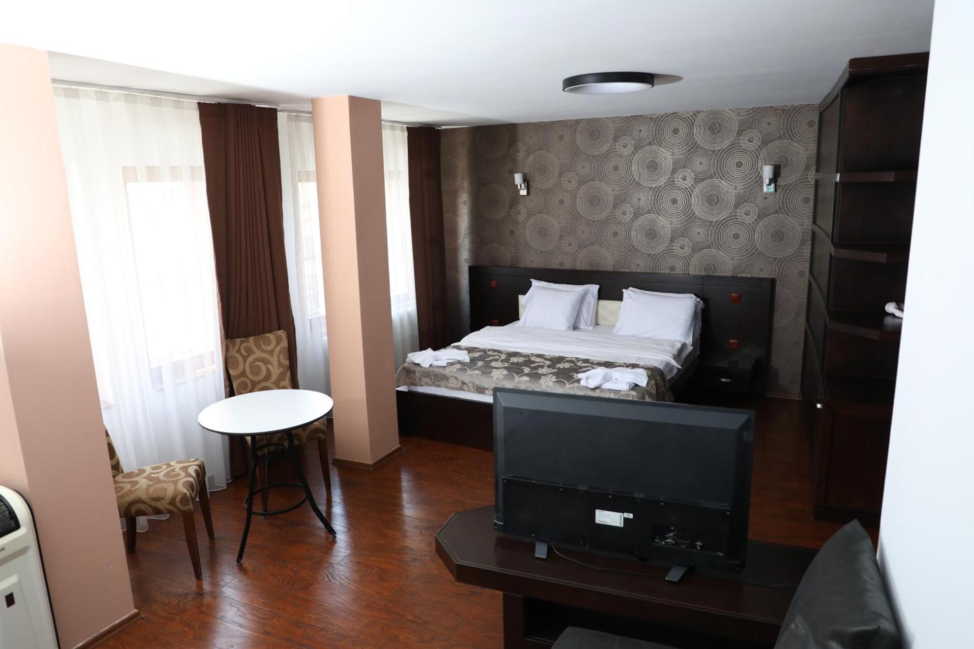 Bruti Hotel Prizren Ngoại thất bức ảnh