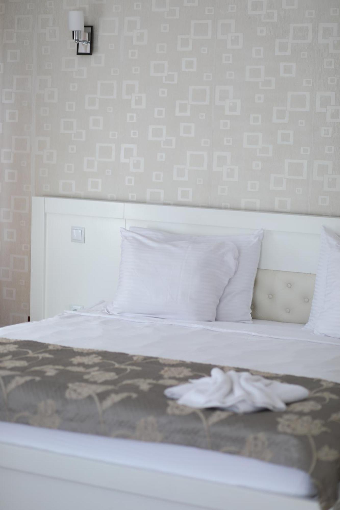 Bruti Hotel Prizren Ngoại thất bức ảnh