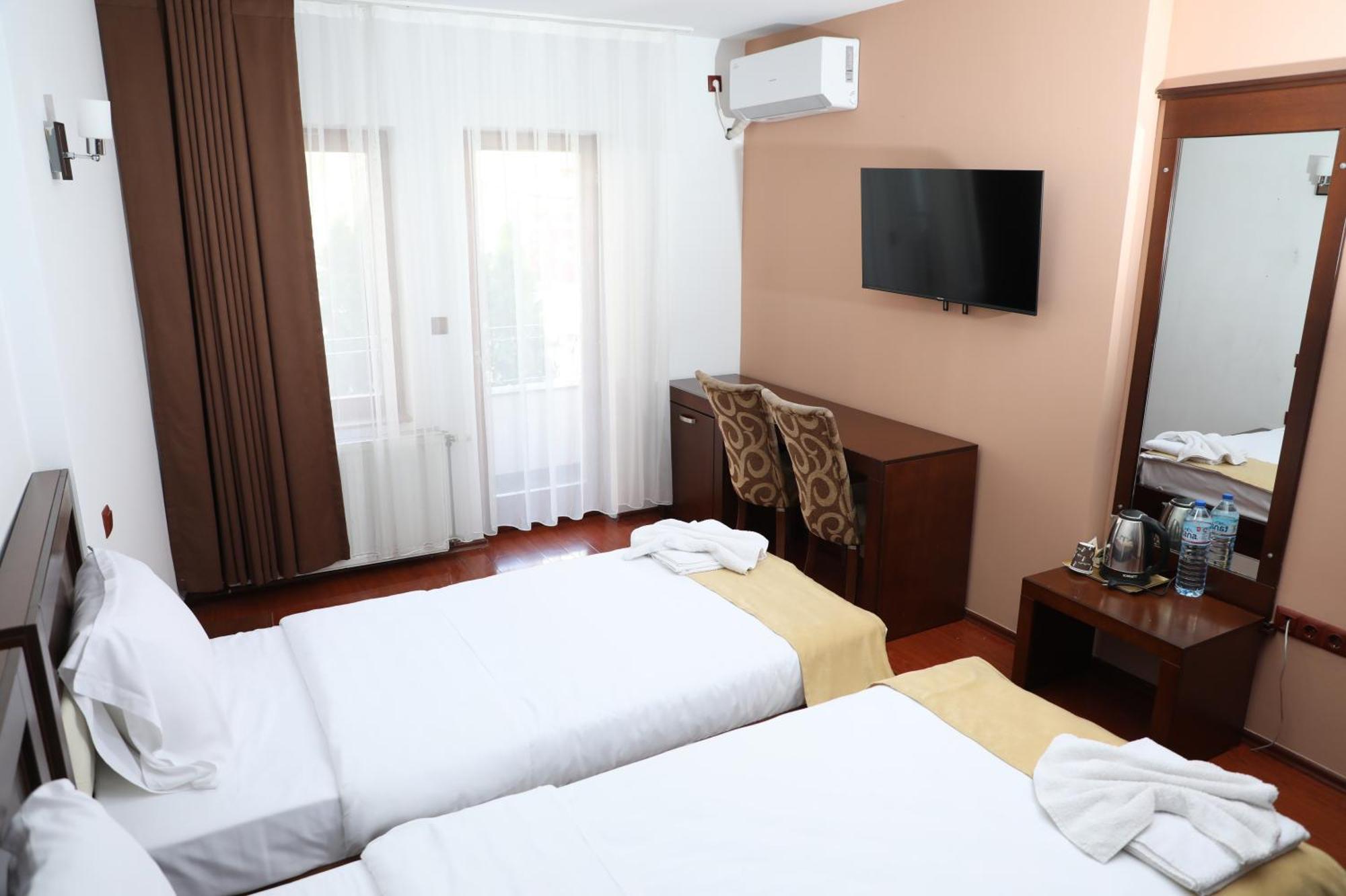 Bruti Hotel Prizren Ngoại thất bức ảnh