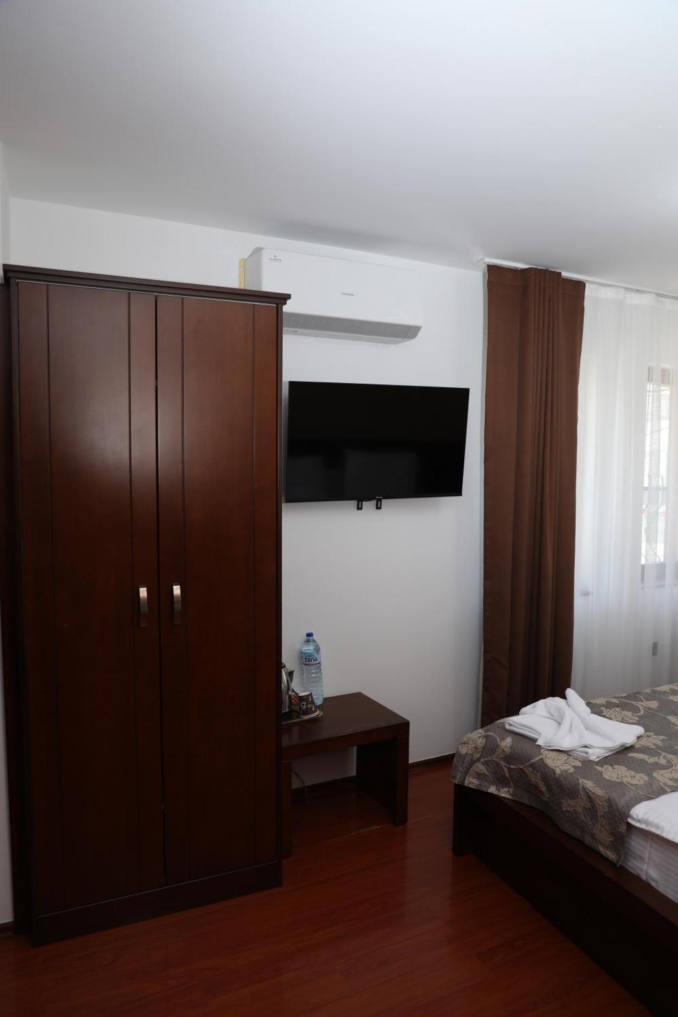 Bruti Hotel Prizren Ngoại thất bức ảnh
