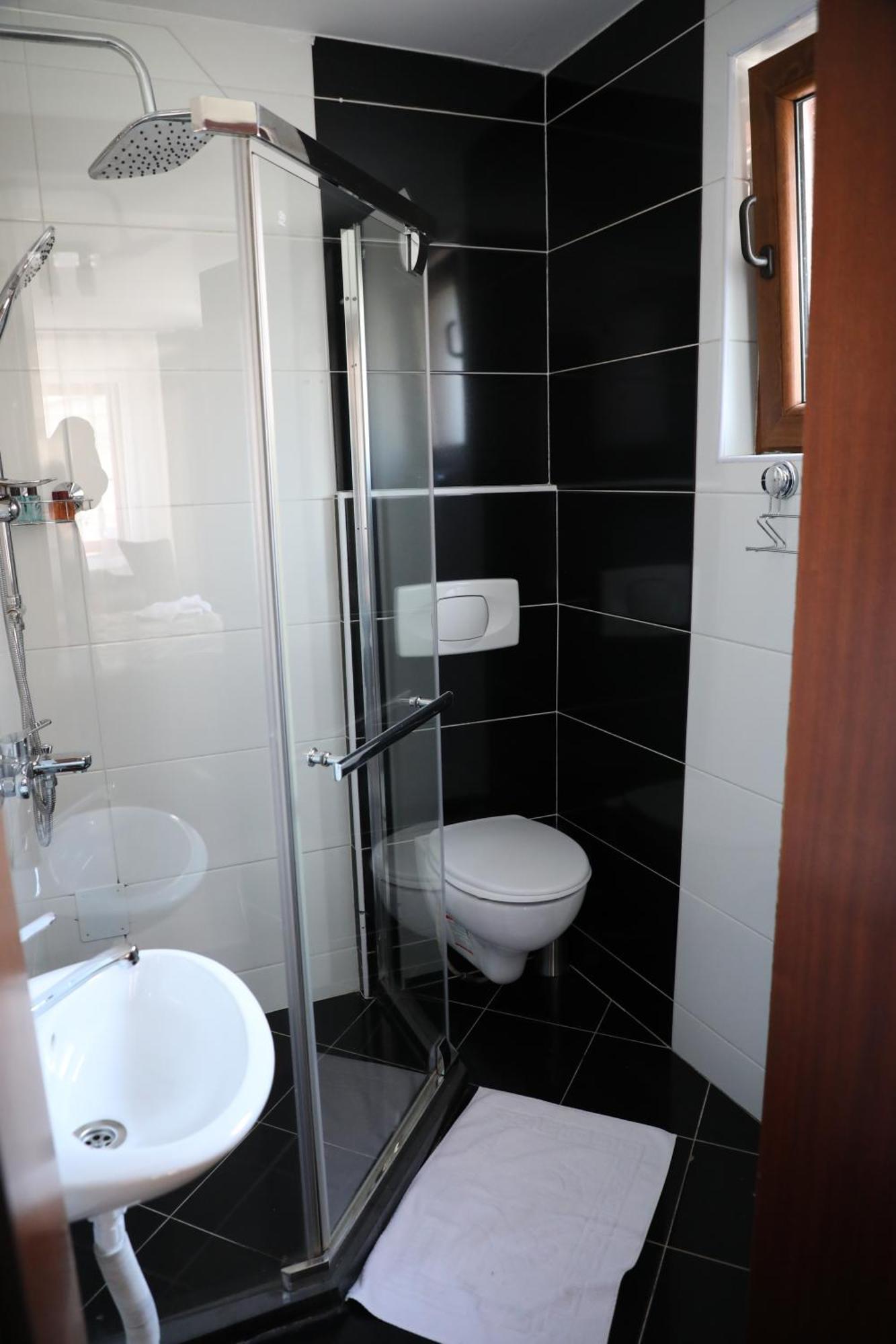 Bruti Hotel Prizren Ngoại thất bức ảnh