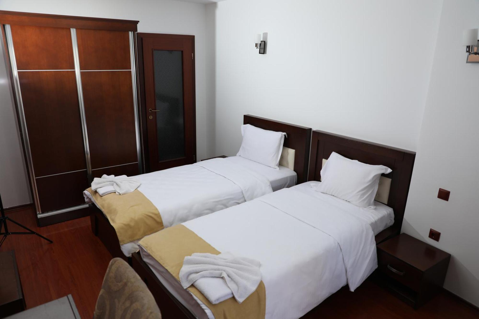 Bruti Hotel Prizren Ngoại thất bức ảnh